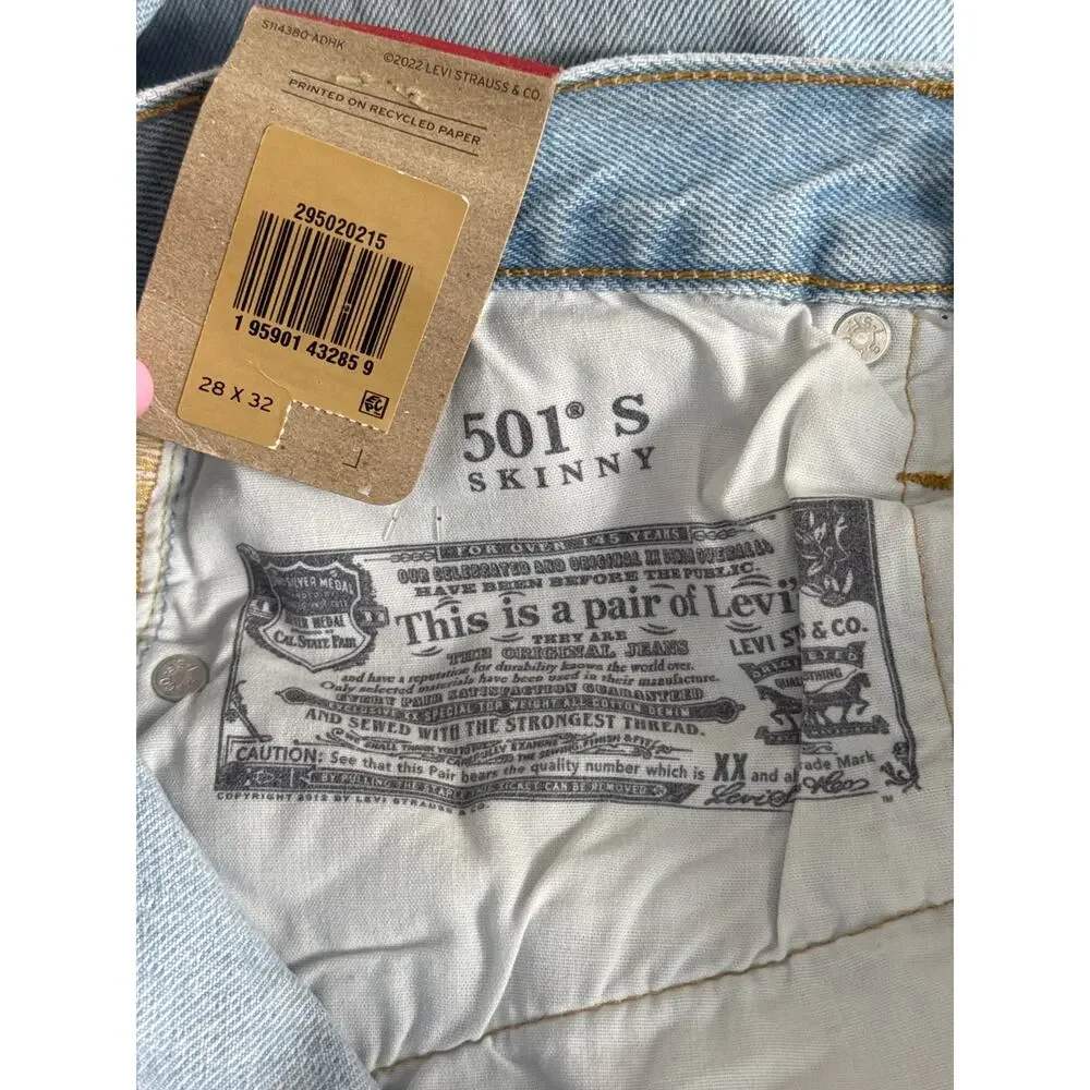 NWT Levi's 501 Skinny Women's Jeans‎ in Light Wash Size 28 x 32